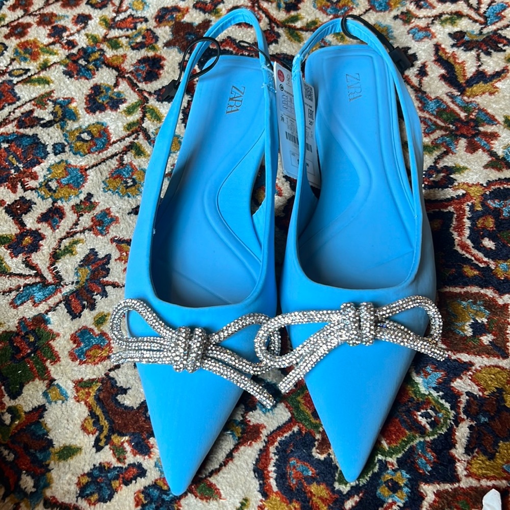 Zara pointy toe Crystal embellished flats 2523/910 Blue